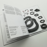 BUCH: ANDREA AUER. MOTHER OF PEARLS